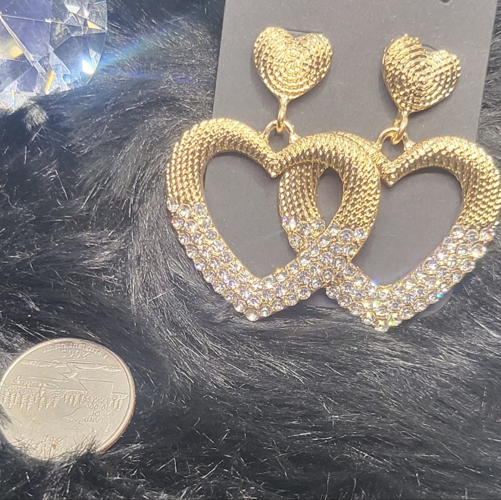 (New) Heart Shape Blingy Gold Fashion Earrings